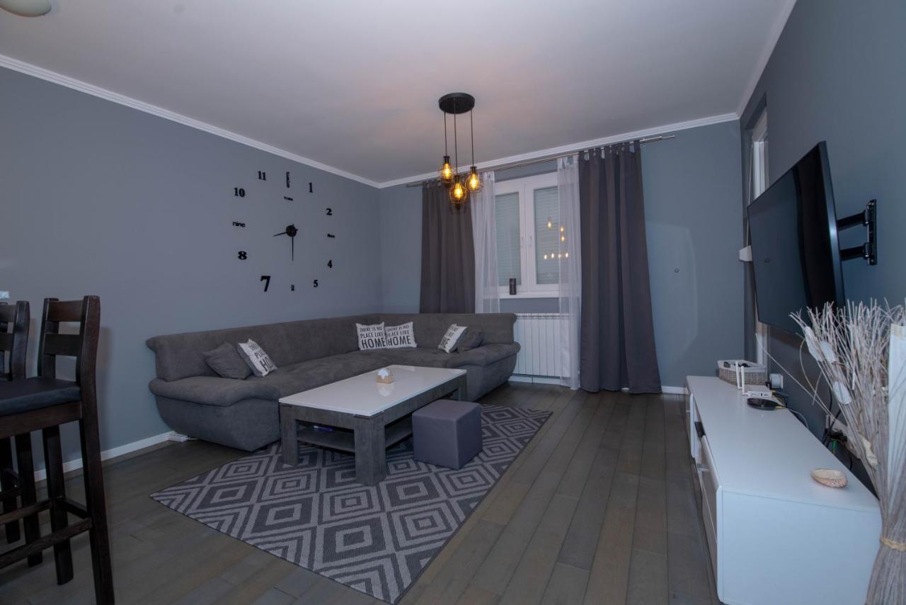 Athena Apartman Lukavica Dış mekan fotoğraf