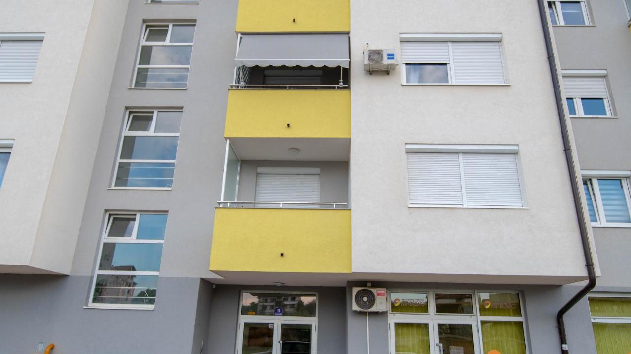 Athena Apartman Lukavica Dış mekan fotoğraf